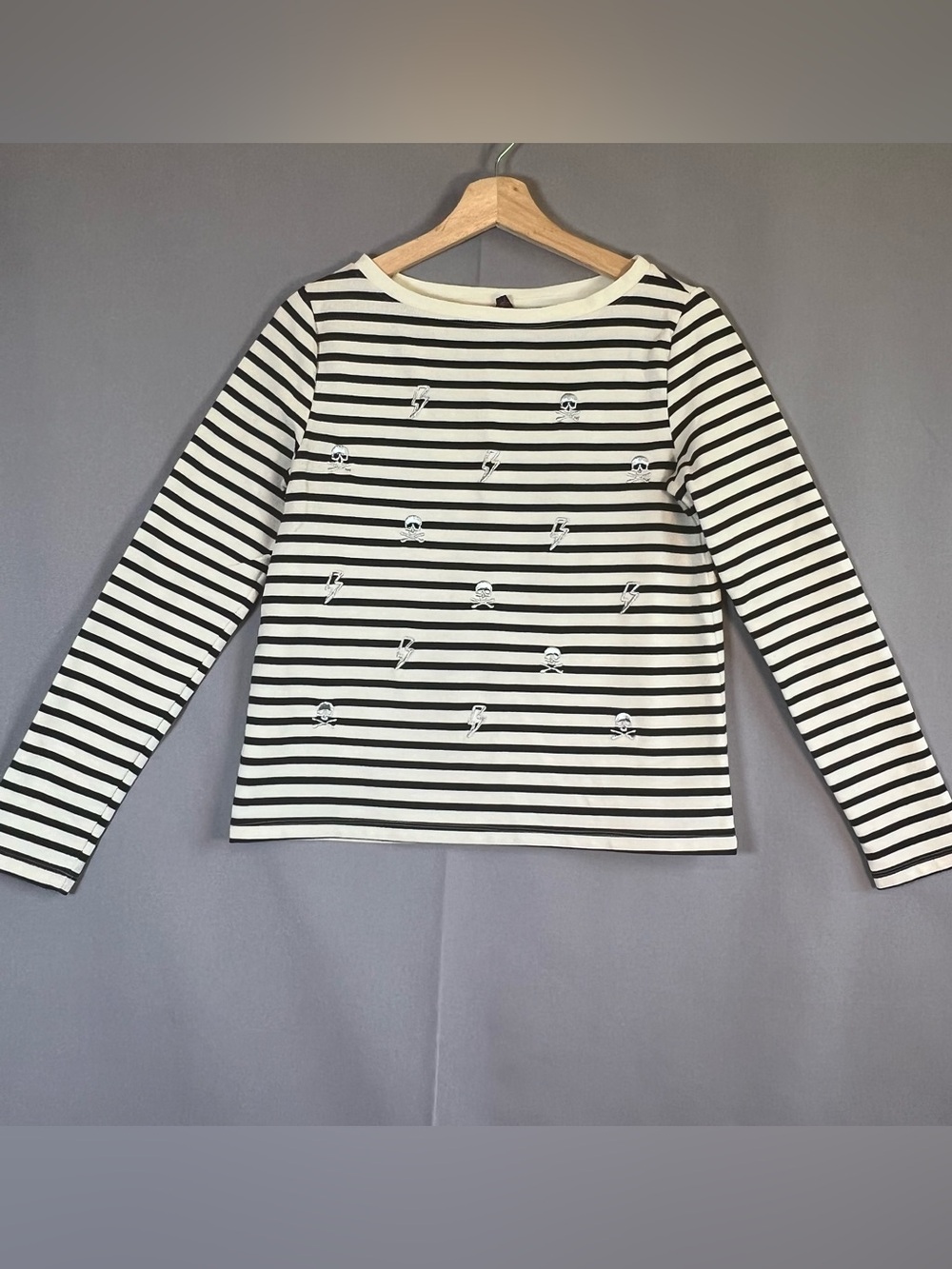 BetseyJohnson Striped Black&White Skull&Lighthing Bolt Embroidered LongSleeveTee